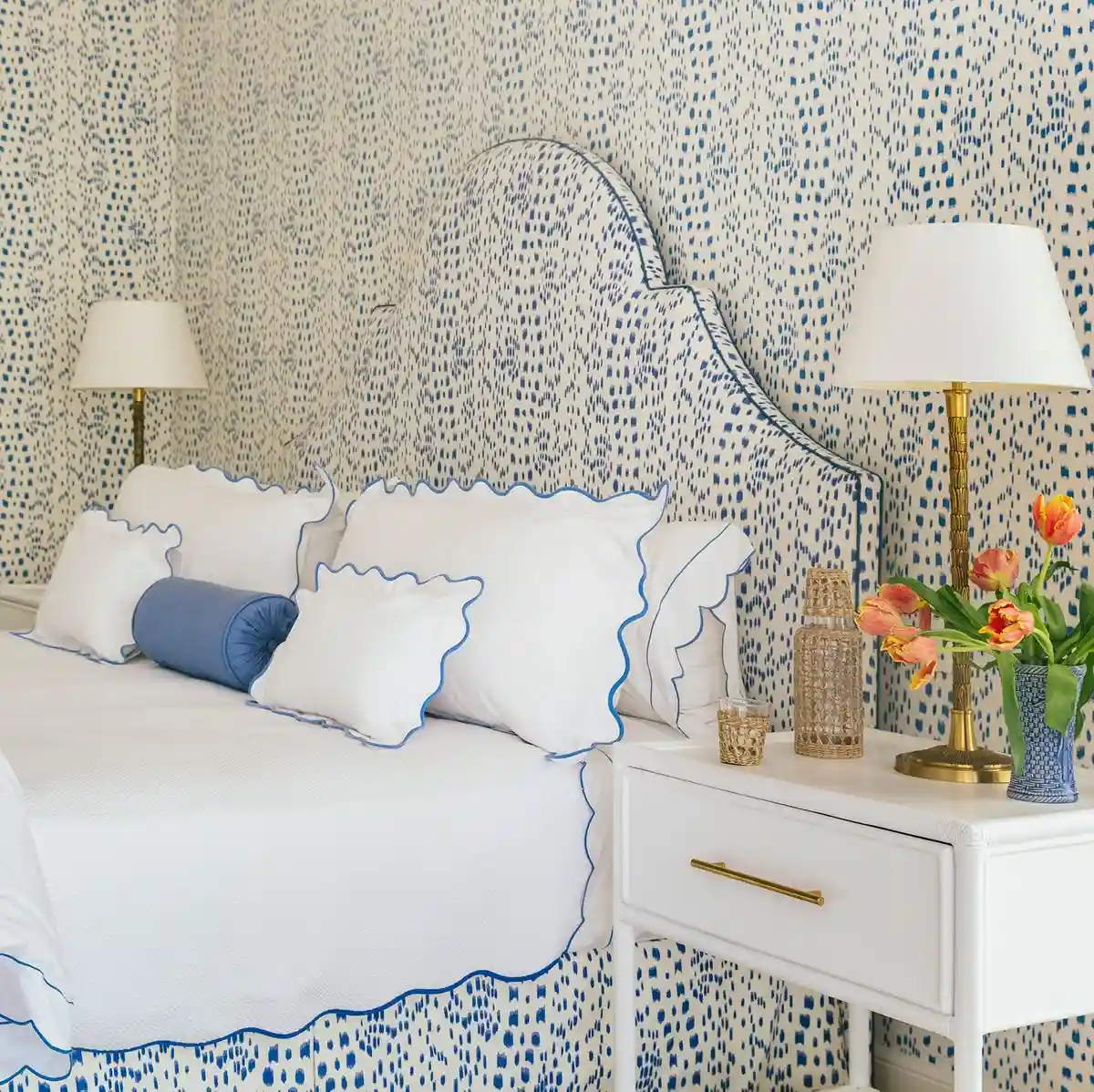 Historic home wallpaper installation in Arlington
